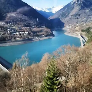Superbe Dans La Vallee De L'eau D'olle. Allemont